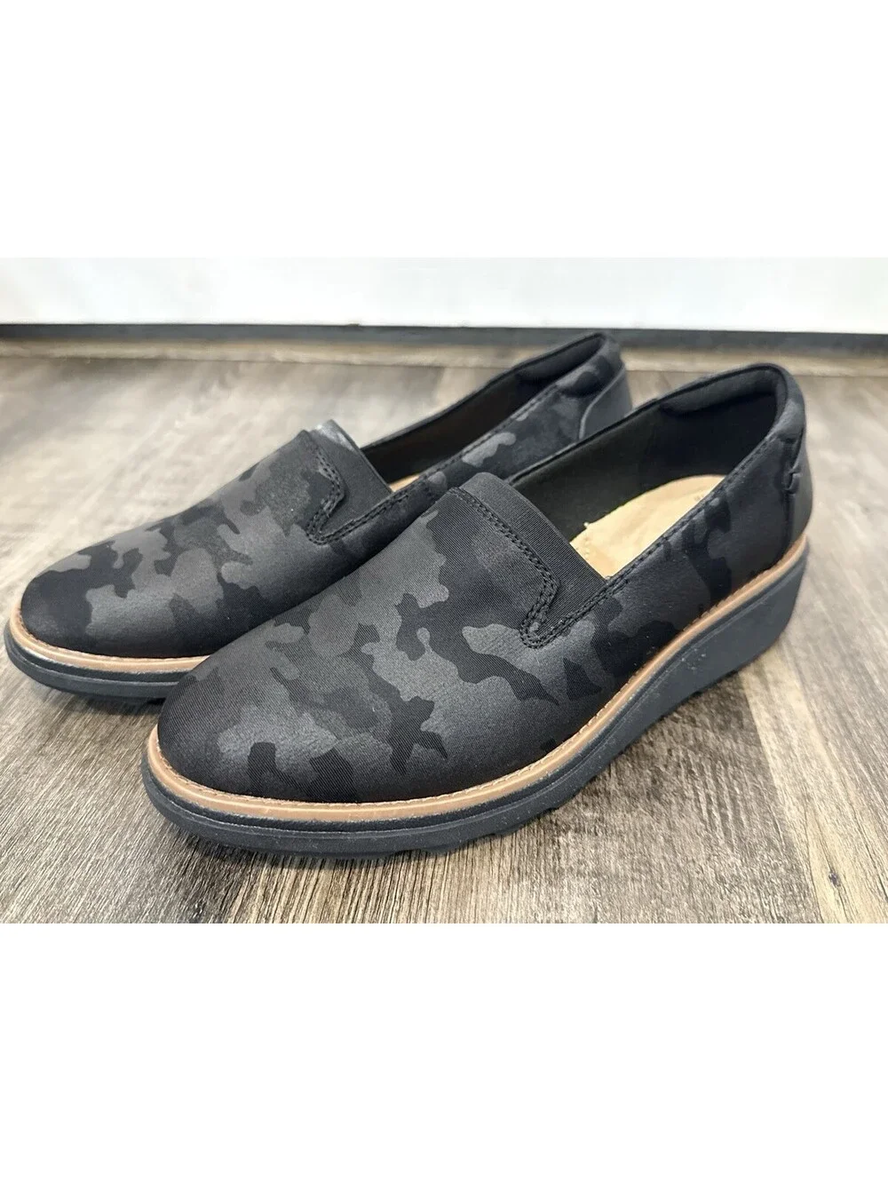 Clark's Women's Collection Sharon Dolly Wedge Pump Camo Slip-On Shoes size 6M